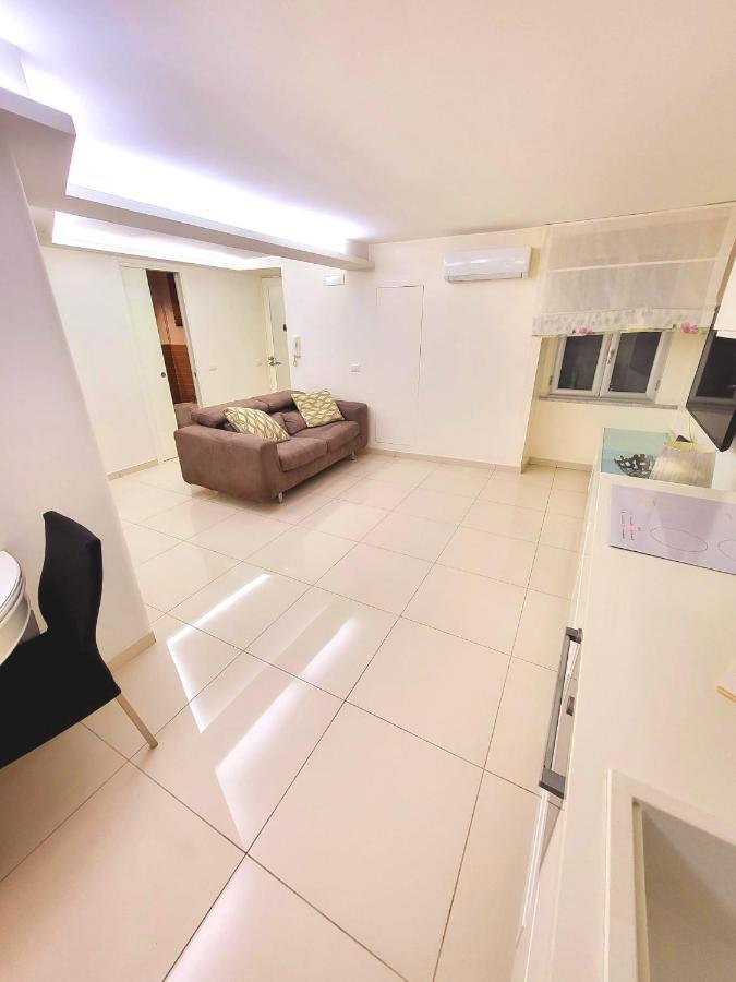 Megara House Apartment เนเปิลส์ ภายนอก รูปภาพ